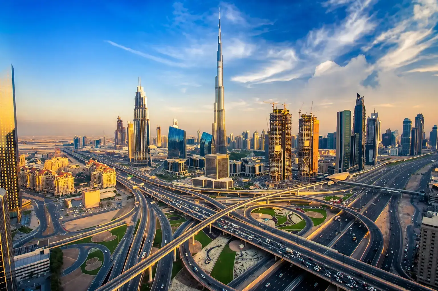 business setup consultants in Dubai discussing company formation options